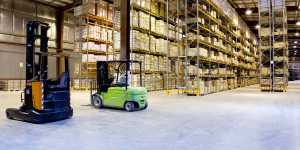 MovingAndShippingYourCar Moving Expeditors residential fast moving moving movers foreman